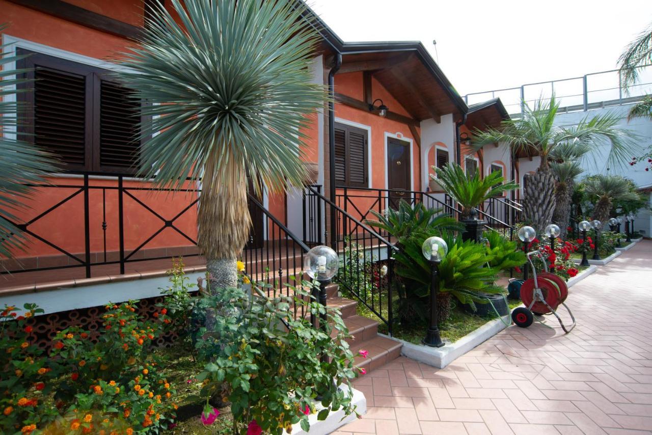 Hotel 2000 Giugliano In Campania Exterior photo